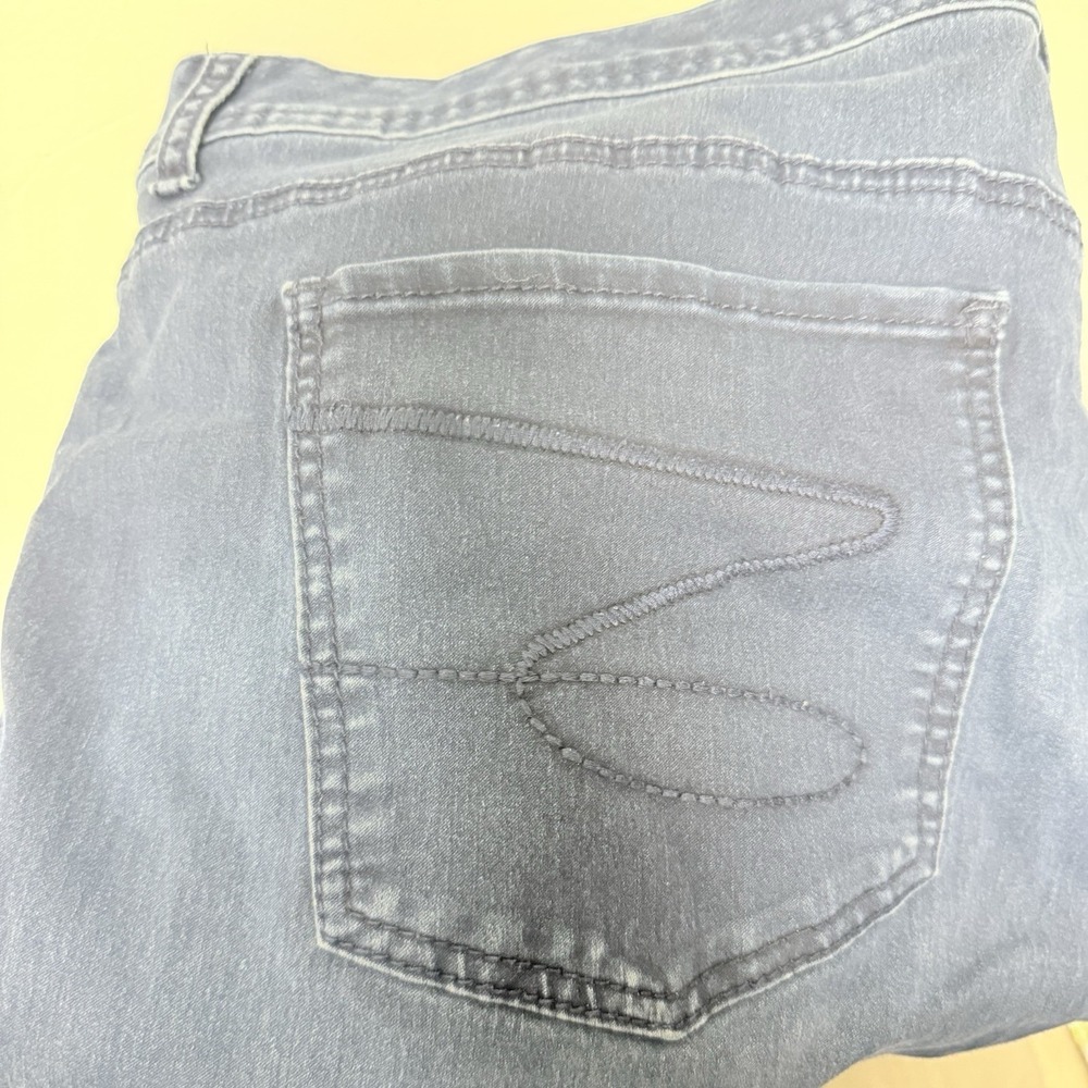 Seven 7 Luxe Women's Blue Jeans Size 24